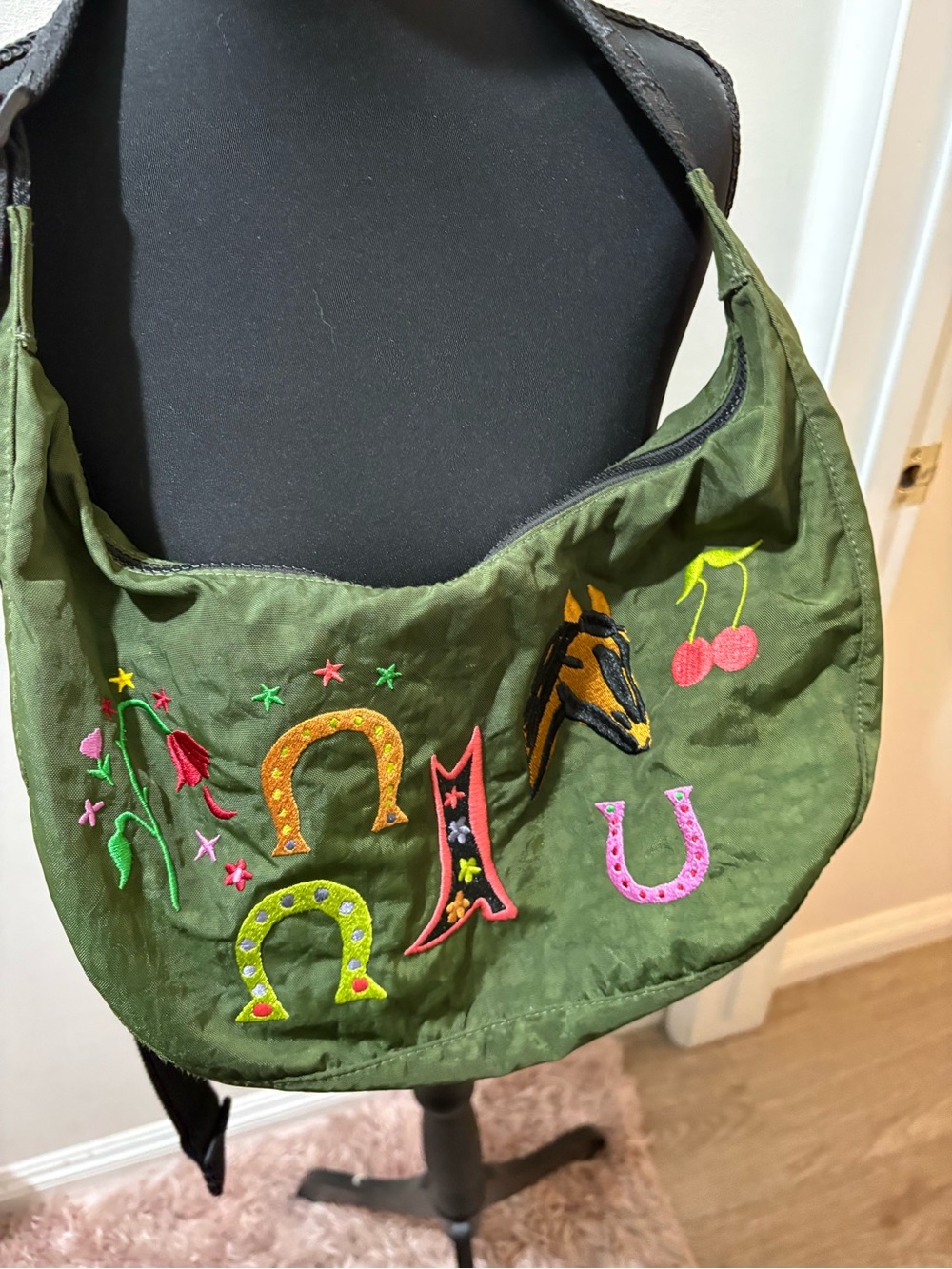 Baggu Jessica William Medium Crescent - Picture 4 of 7